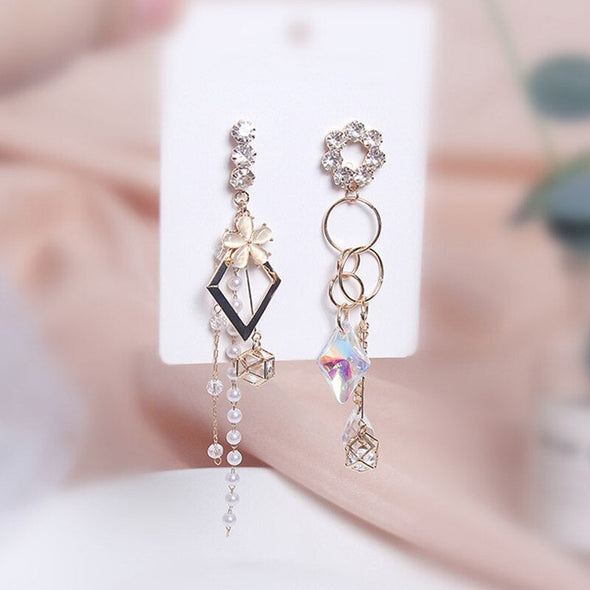 HA RIN's Closet Asymmetrical Earrings