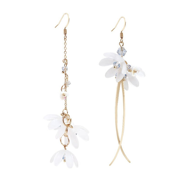 HA RIN's White and Gold Asymmetrical Earrings