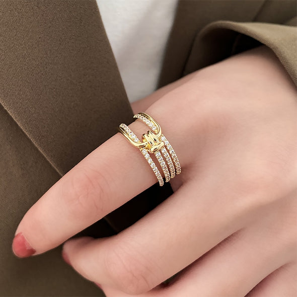 Doubt Knot Clasp Ring