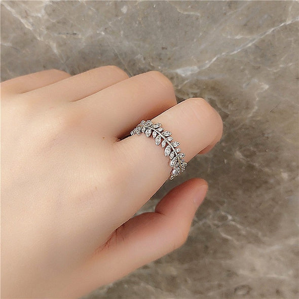 Snow Garland Ring