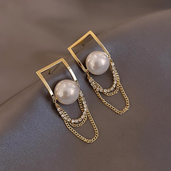 S&Y Pearl Chain Balanced Earrings